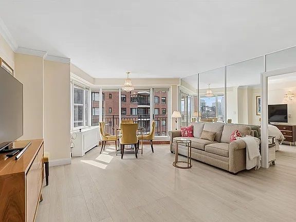60 Sutton Place South Unit 9Fn