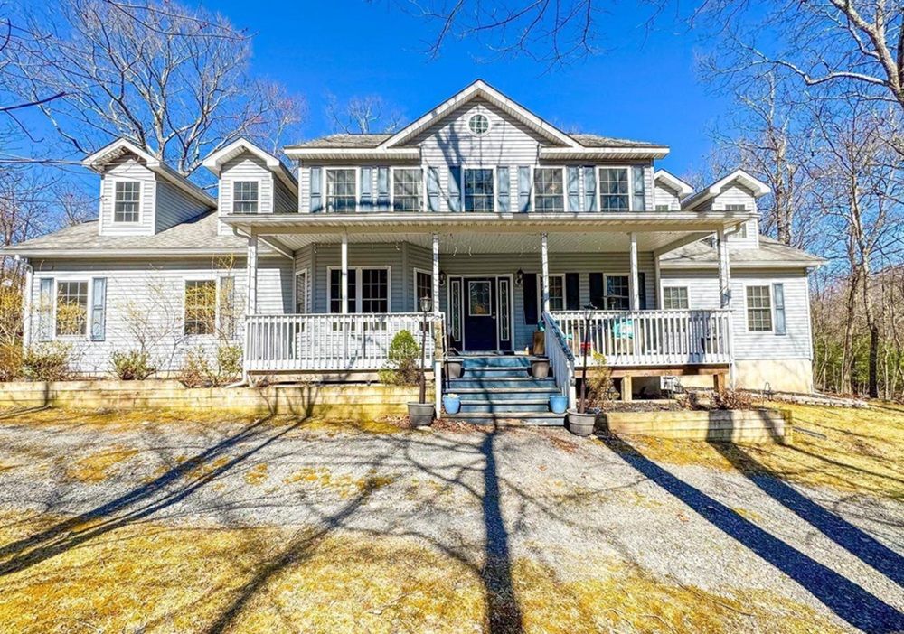 Exceptional Oak Ridge Crossing Retreat