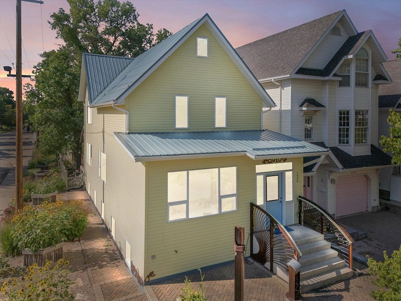 A Work Of Art In Varsity View — History, Architecture, Energy Efficiency And Craftsmanship Combined...welcome Home