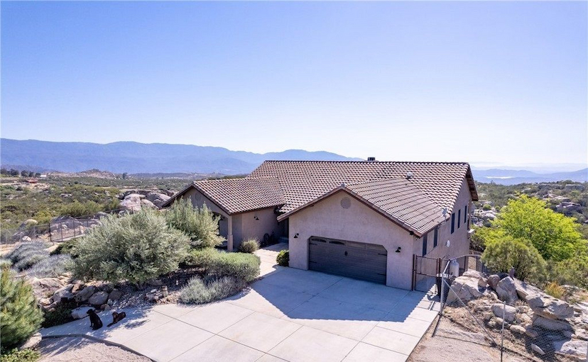 Dual Homes And Spectacular Views