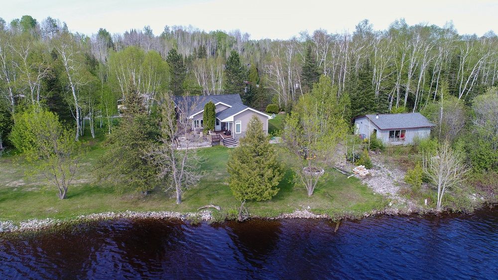Stunning Island Retreat On Long Lake