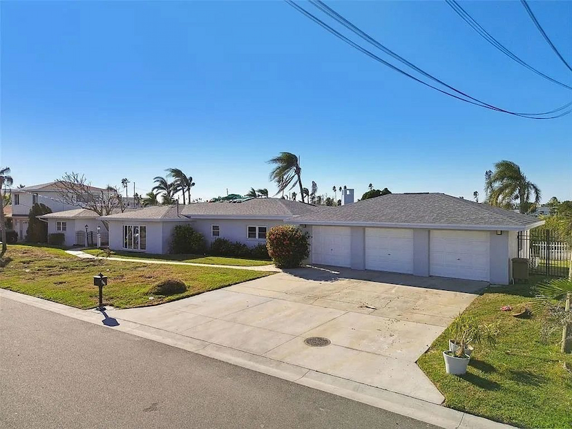 568 Johns Pass Ave