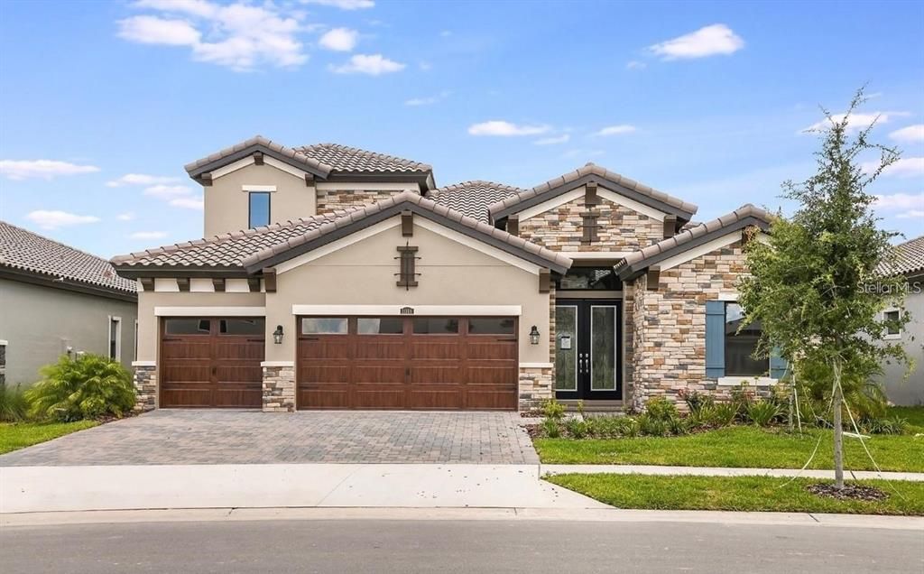 Never-lived-In Luxury Home