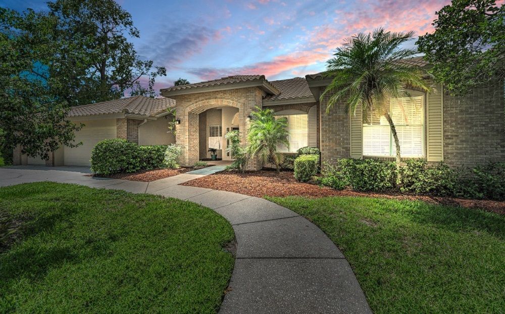 Spectacular Golf Course Living In Eastlake Woodlands!