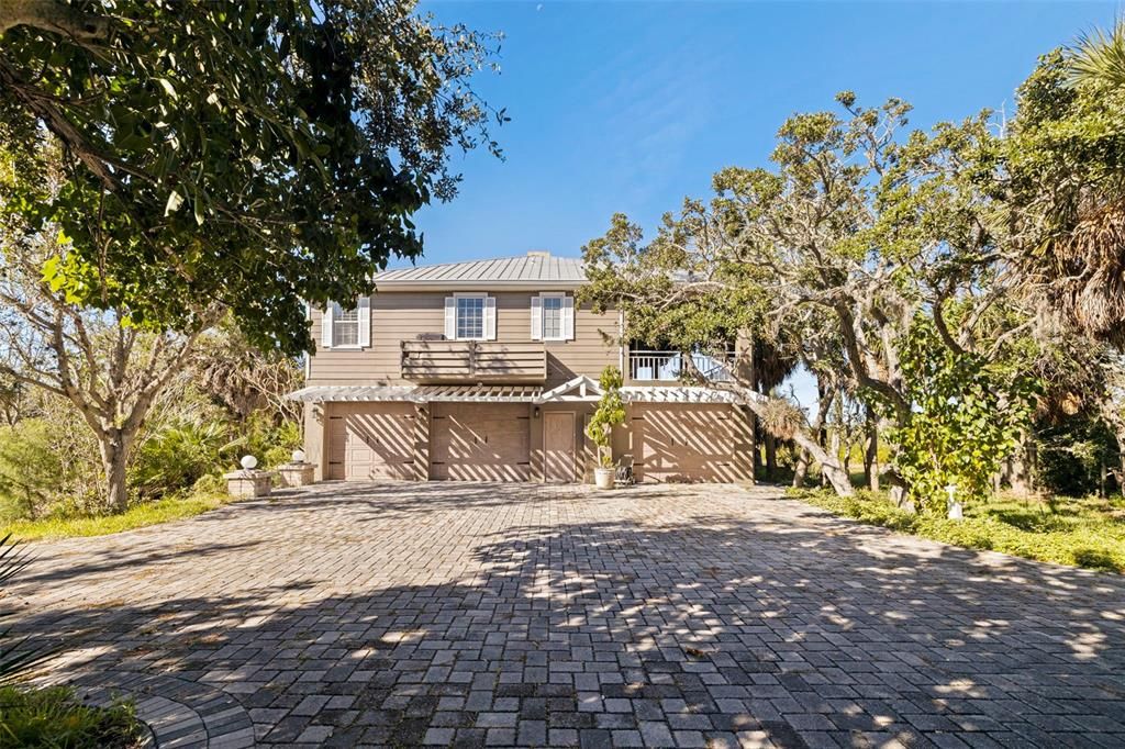 2000 Bayview Dr.