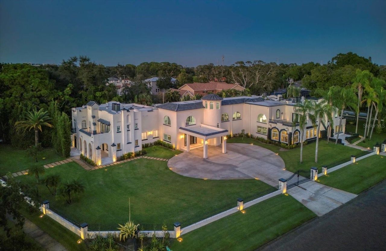 Elegant Estate With Modern Luxury