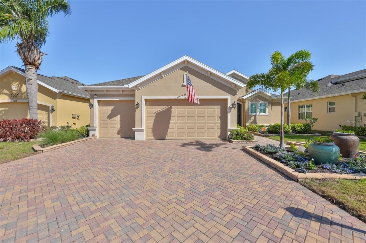 Premier Golf Course Living