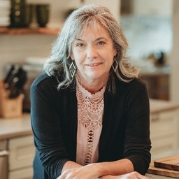 Traci Phillips