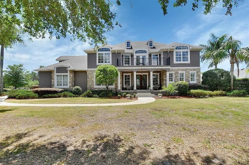 Stunning Home With Pool