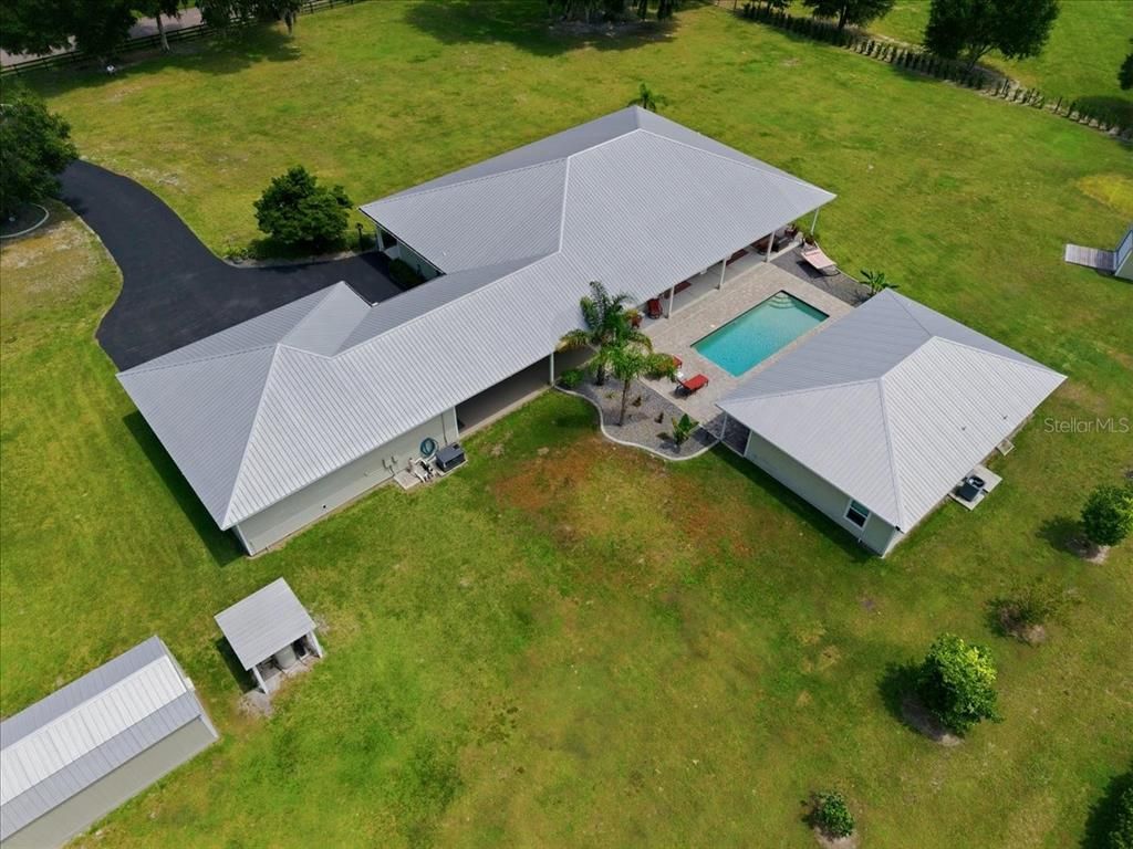 2.5-Acre Estate With Guest House & Pool