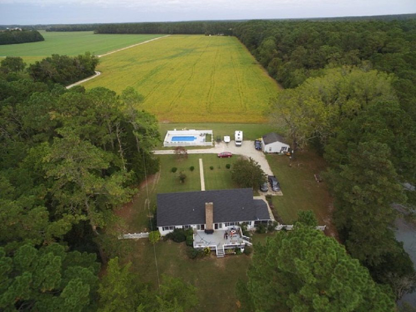 Private Creek Front Retreat On 3 +Acres