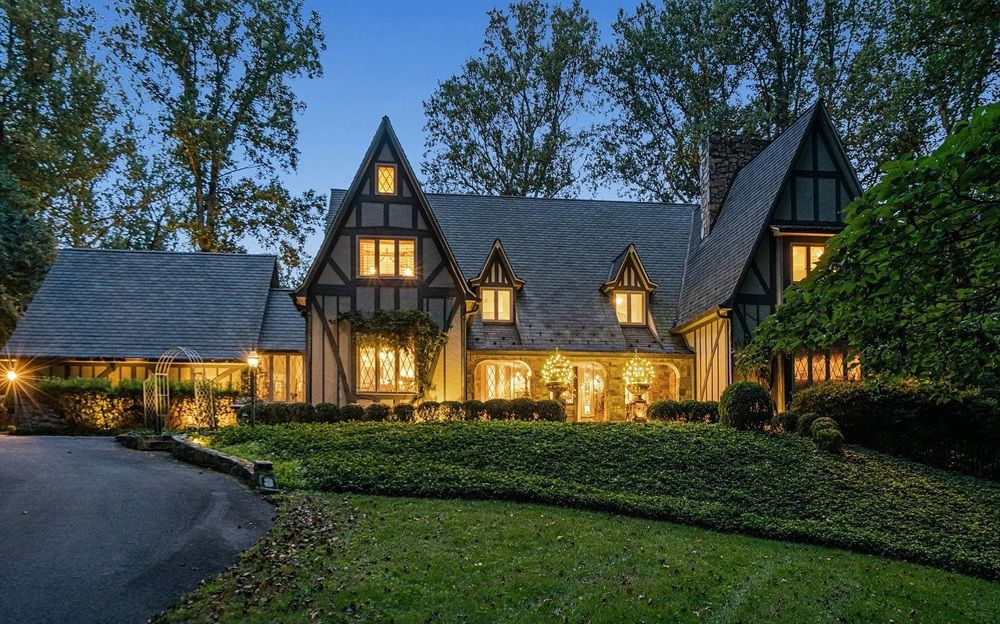 10205 Cedar Pond Drive