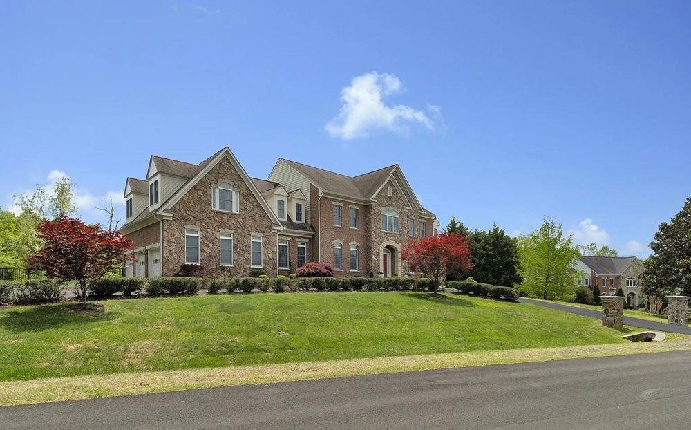 9907 Hessick Court