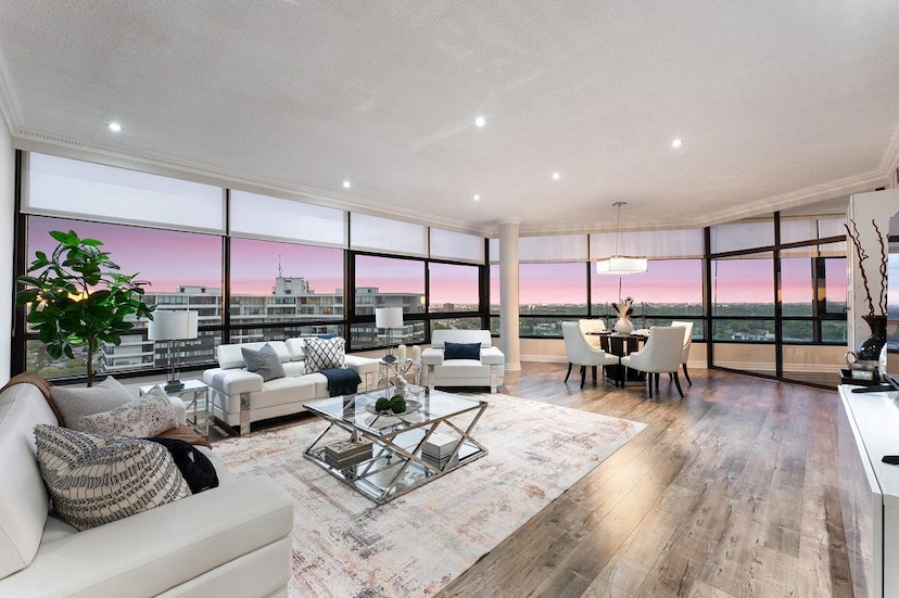 Rare Two-Storey Penthouse In The Heart Of Mississauga