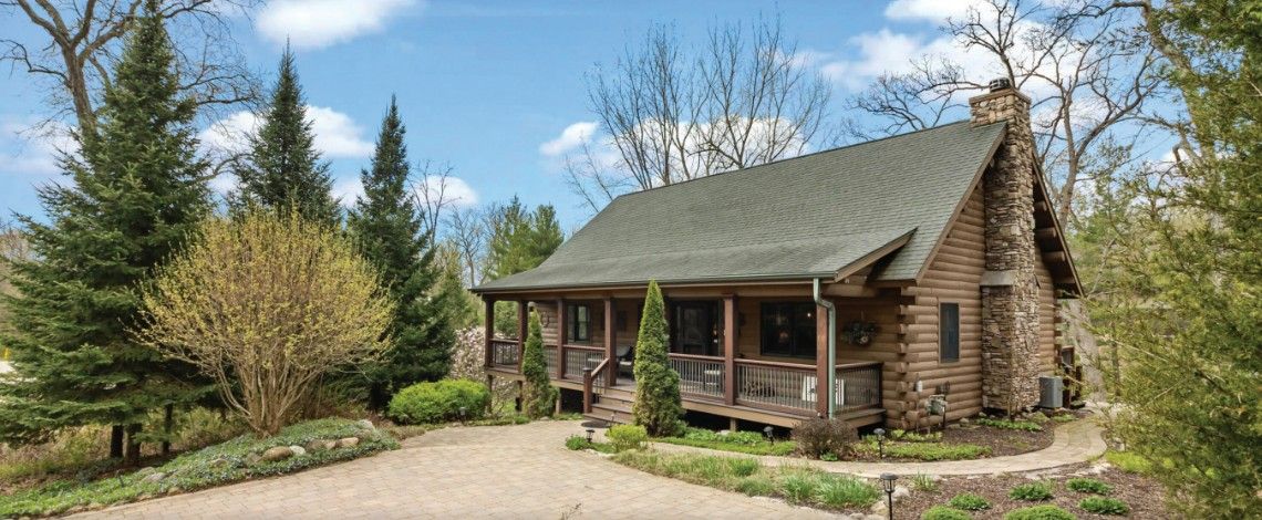 Charming Cedar Log Home