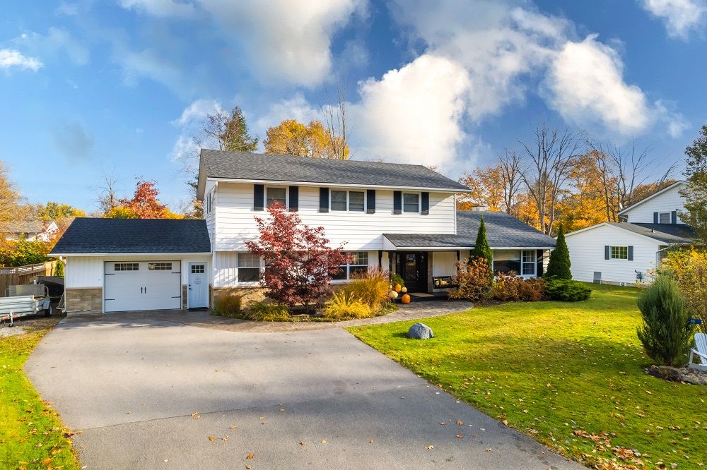 16 Wayne Cres