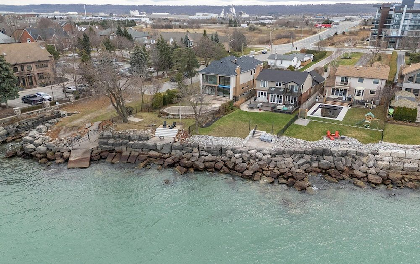 97 Lakeview Dr