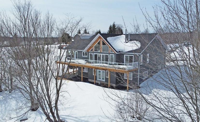 Spectacular Home On Lake Manitouwabing!