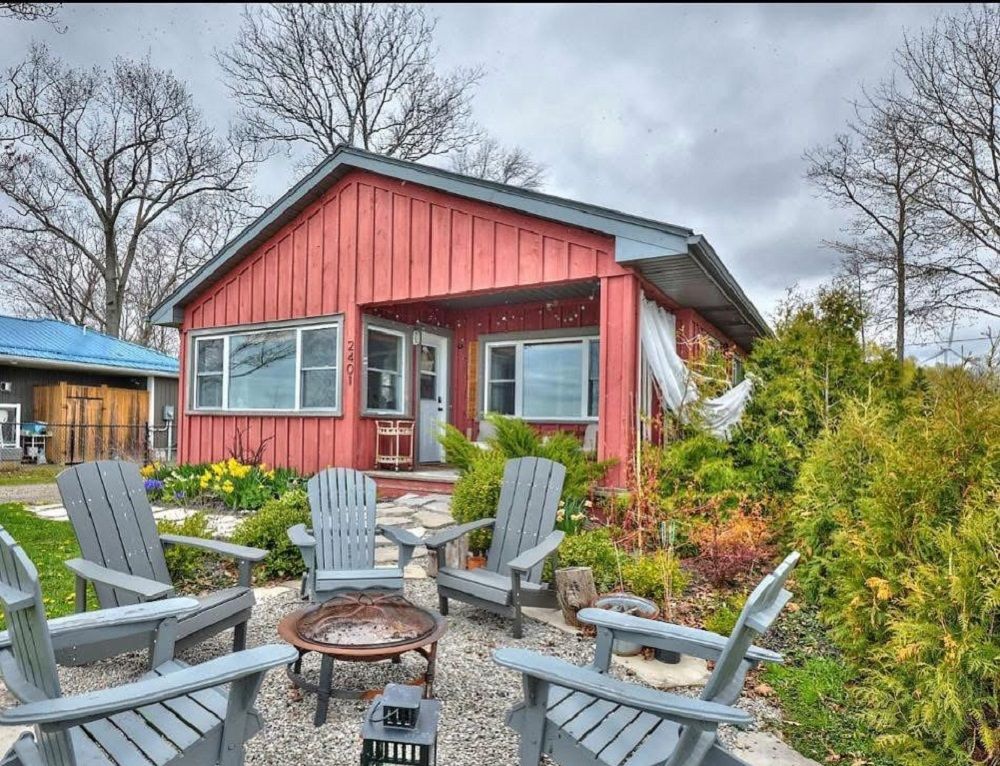 Lakefront Retreat