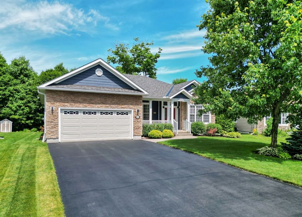 16 Homestead Ln