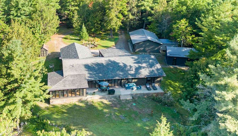 57 10th Concession Rd