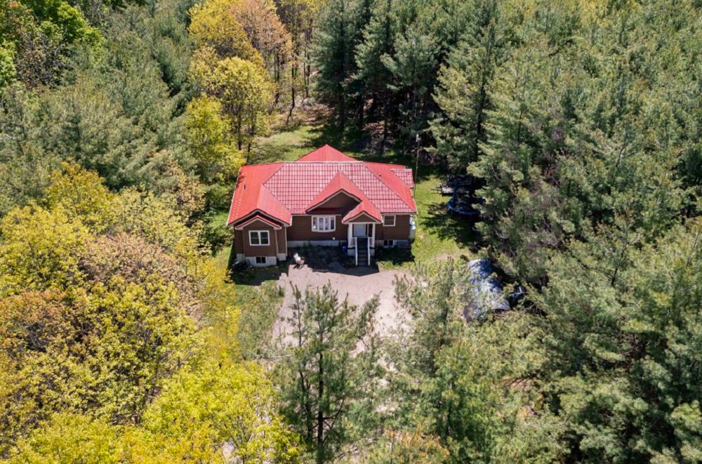 Bungalow With Walkout On 1 Acre – Erin
