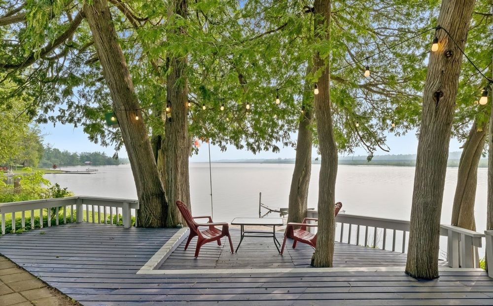 Waterfront Overlooking The Trent River
