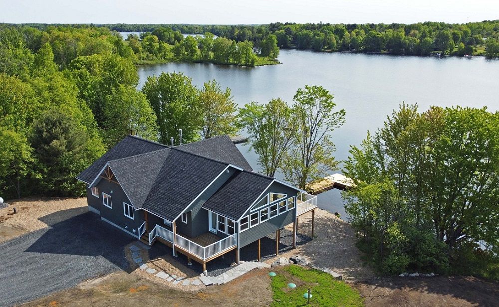 4 Season Cottage On Lake Manitouwabing!