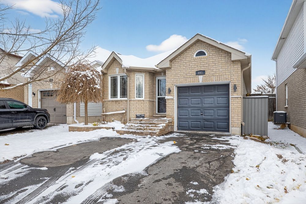 661 Clancy Cres