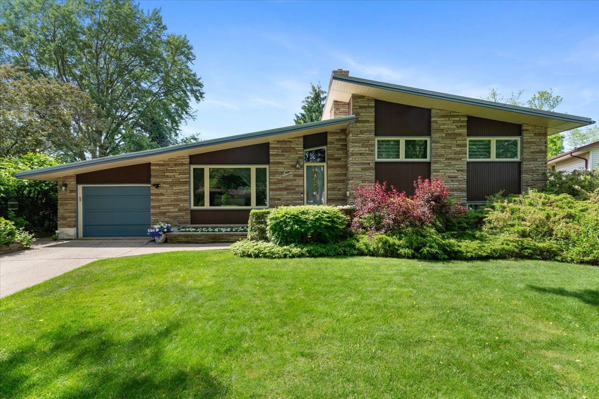 Custom Mid-Century Modern Home