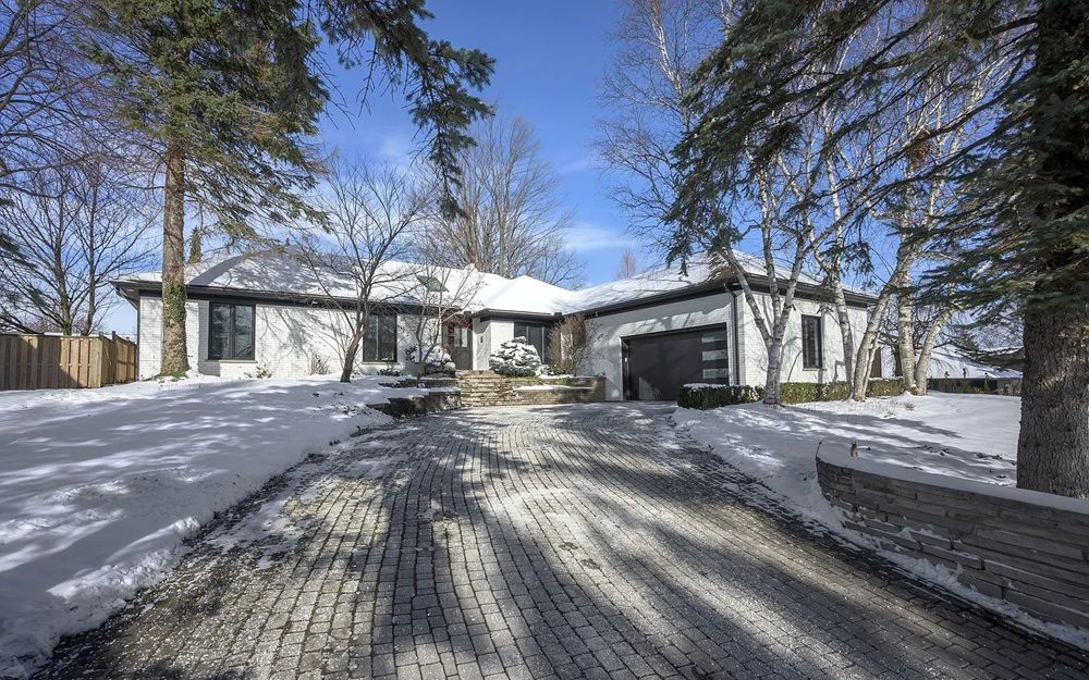 288 Windermere Court W