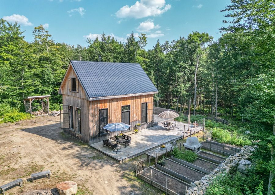 640 Square Feet Seasonal Cabin