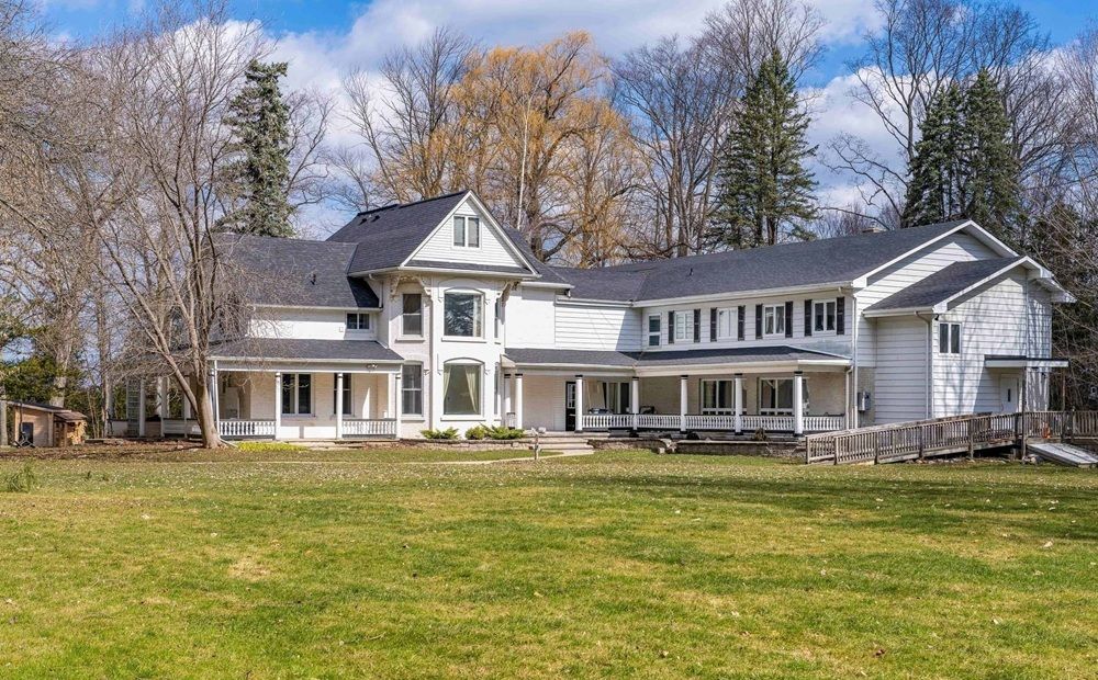 The Clarksburg Retreat: A Turnkey Institutional & Wellness Oasis