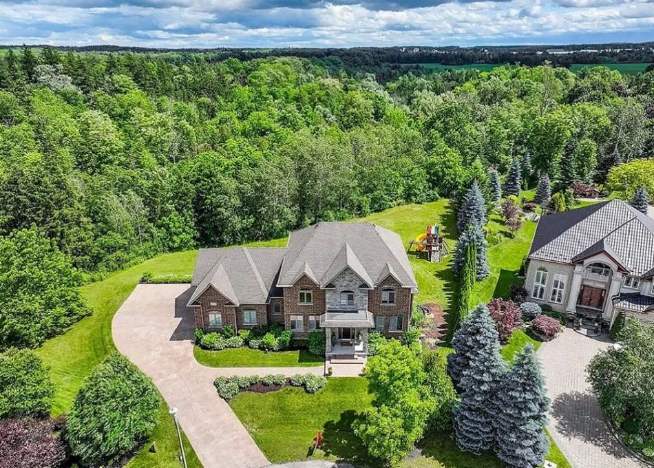 23 Highgrove Court