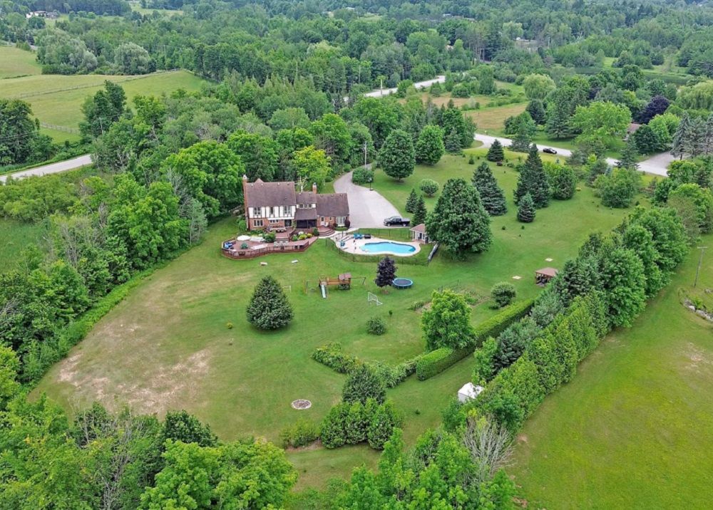 Family Home With Inground Pool On 10 Acres