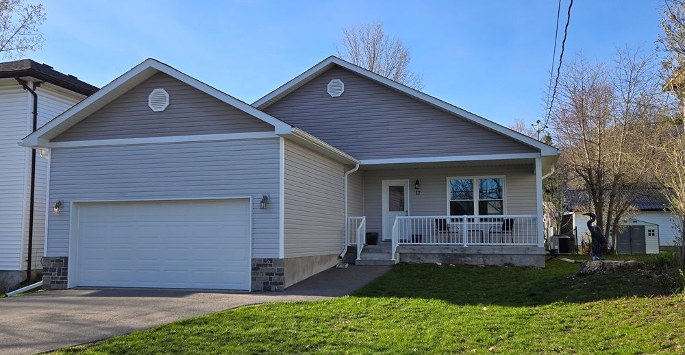 Contemporary Havelock Bungalow Living