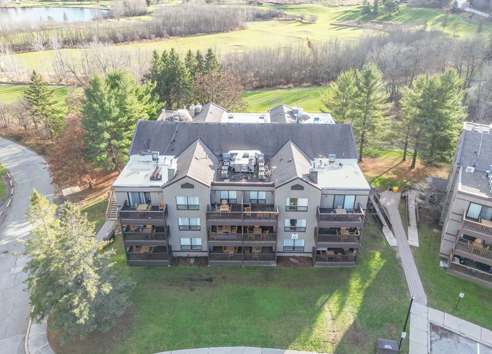 1235 Deerhurst