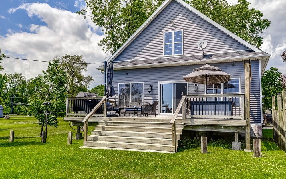 Newer Lake House At Sunset Bay