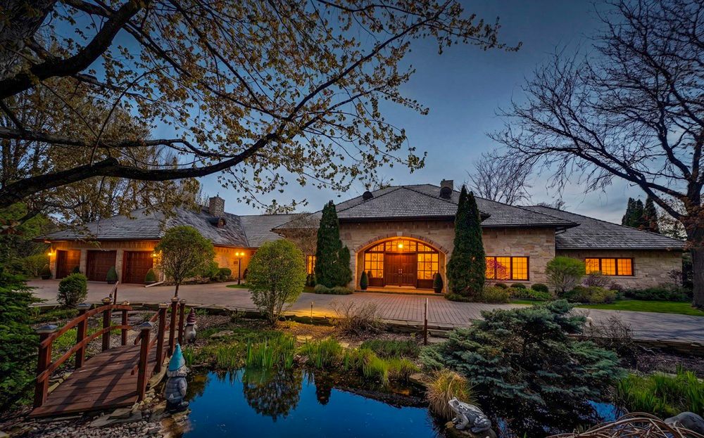 Spectacular Waterfront Home On The St. Lawrence River!!!