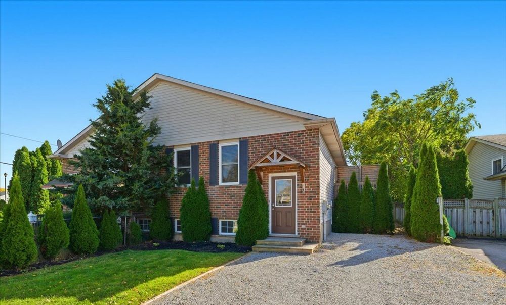 4 Fox Trail Dr