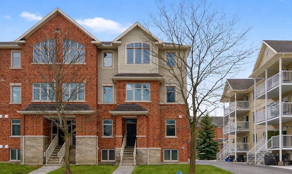 255 Deercroft Ave