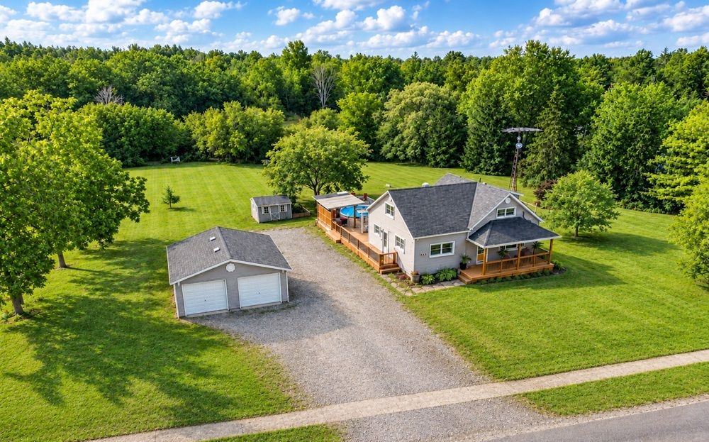 Private Ravine Living Just Minutes From It All