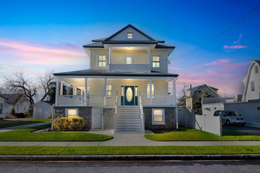208 E 12th Avenue
