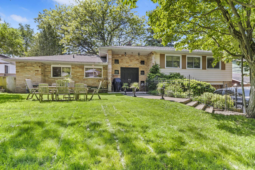 Gorgeous home  overlooking 13th tee of golf course