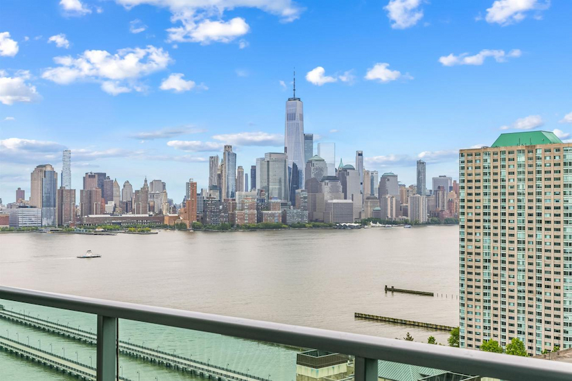 1 Shore Lane #2711/2710