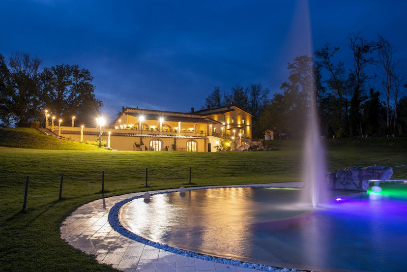 Luxury Villa with a Farm Estate and private Lake