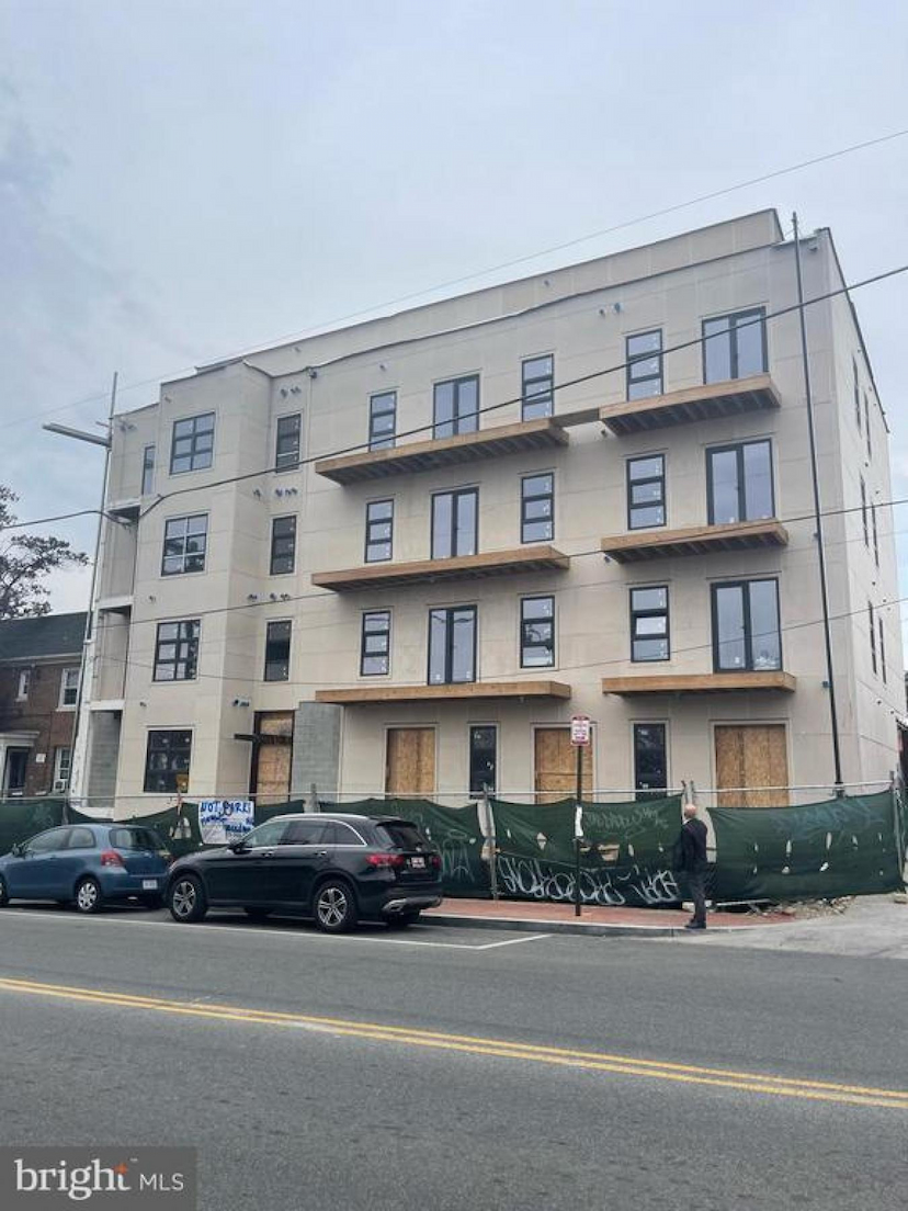 313-317 KENNEDY STREET