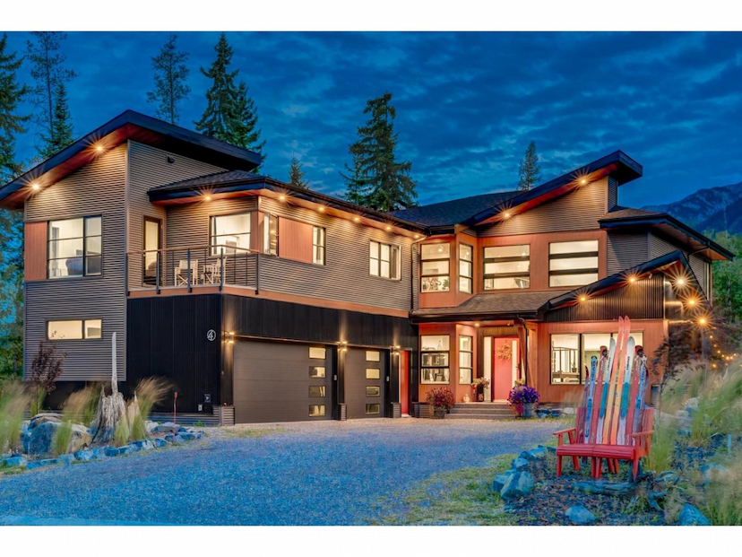 Luxury Smart Home in The Cedars