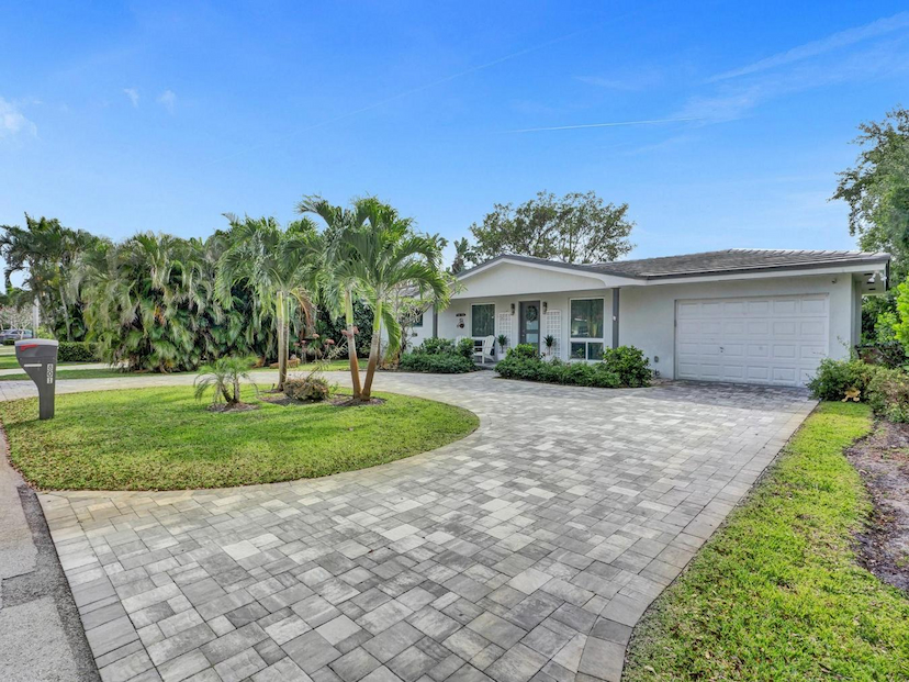 801 SE 9th Avenue