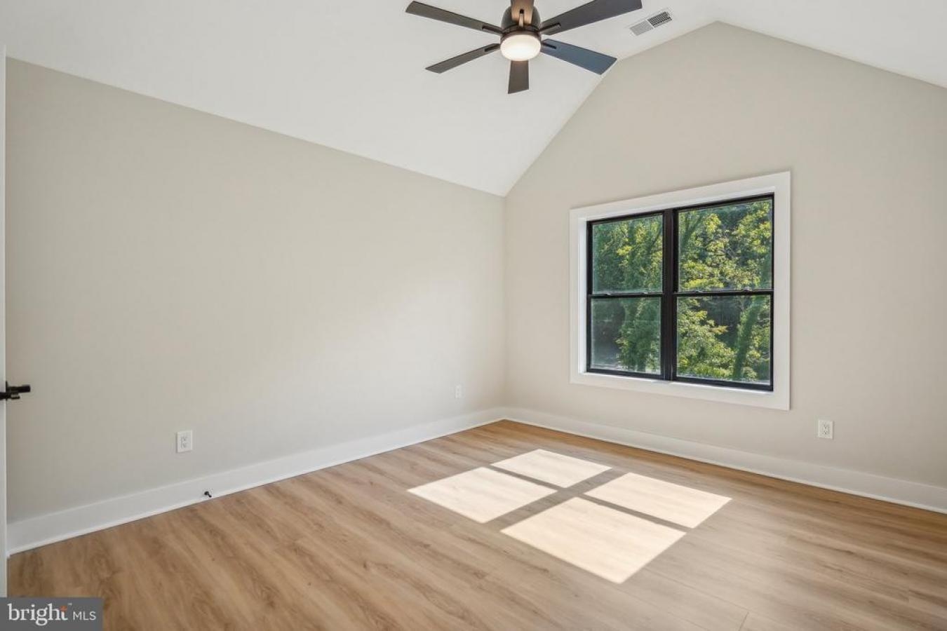 property-image-32